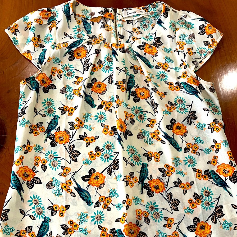 Sunny Girl blouse with flowers and birds. Beautiful one of a kind. Medium
